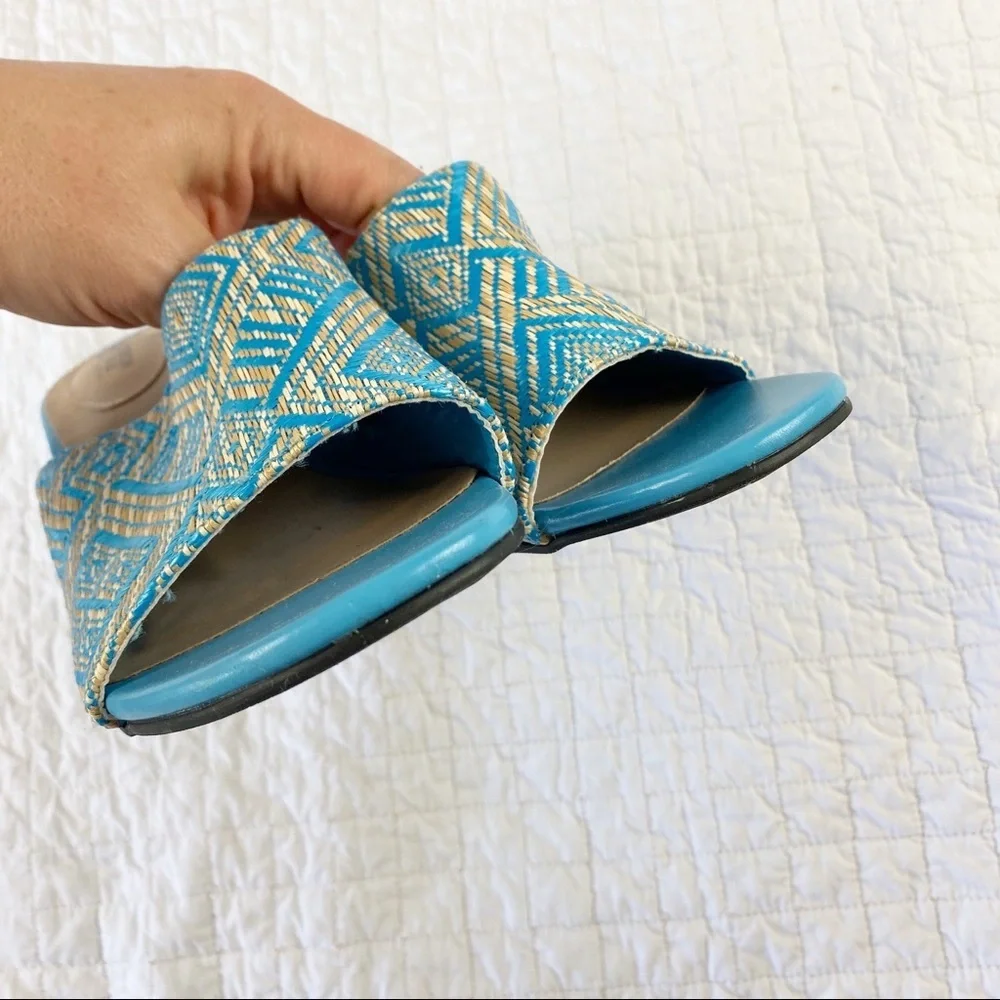 Avon Cushion Walk Woven Slide with Block Heel 8